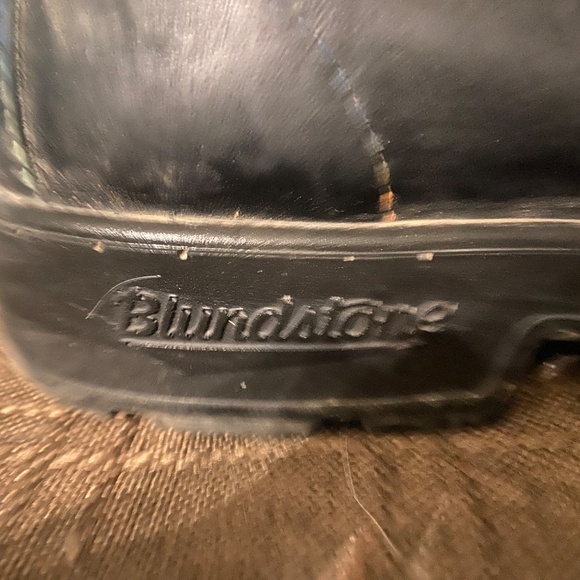 Women’s AUS size 7.5 Blundstones - Picture 2 of 6